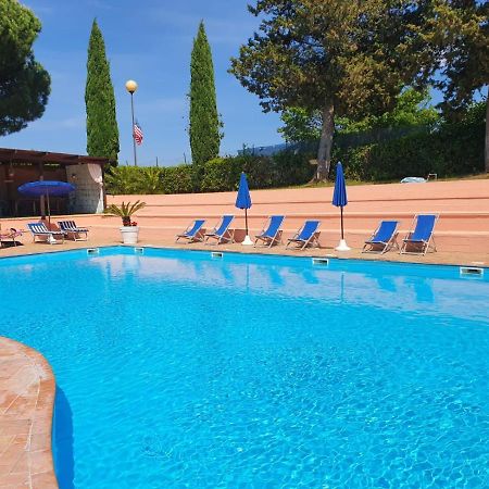 Toscana Holiday Village มนโตโปลิอินวัลดาร์โน ภายนอก รูปภาพ