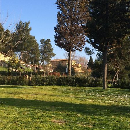 Toscana Holiday Village มนโตโปลิอินวัลดาร์โน ภายนอก รูปภาพ