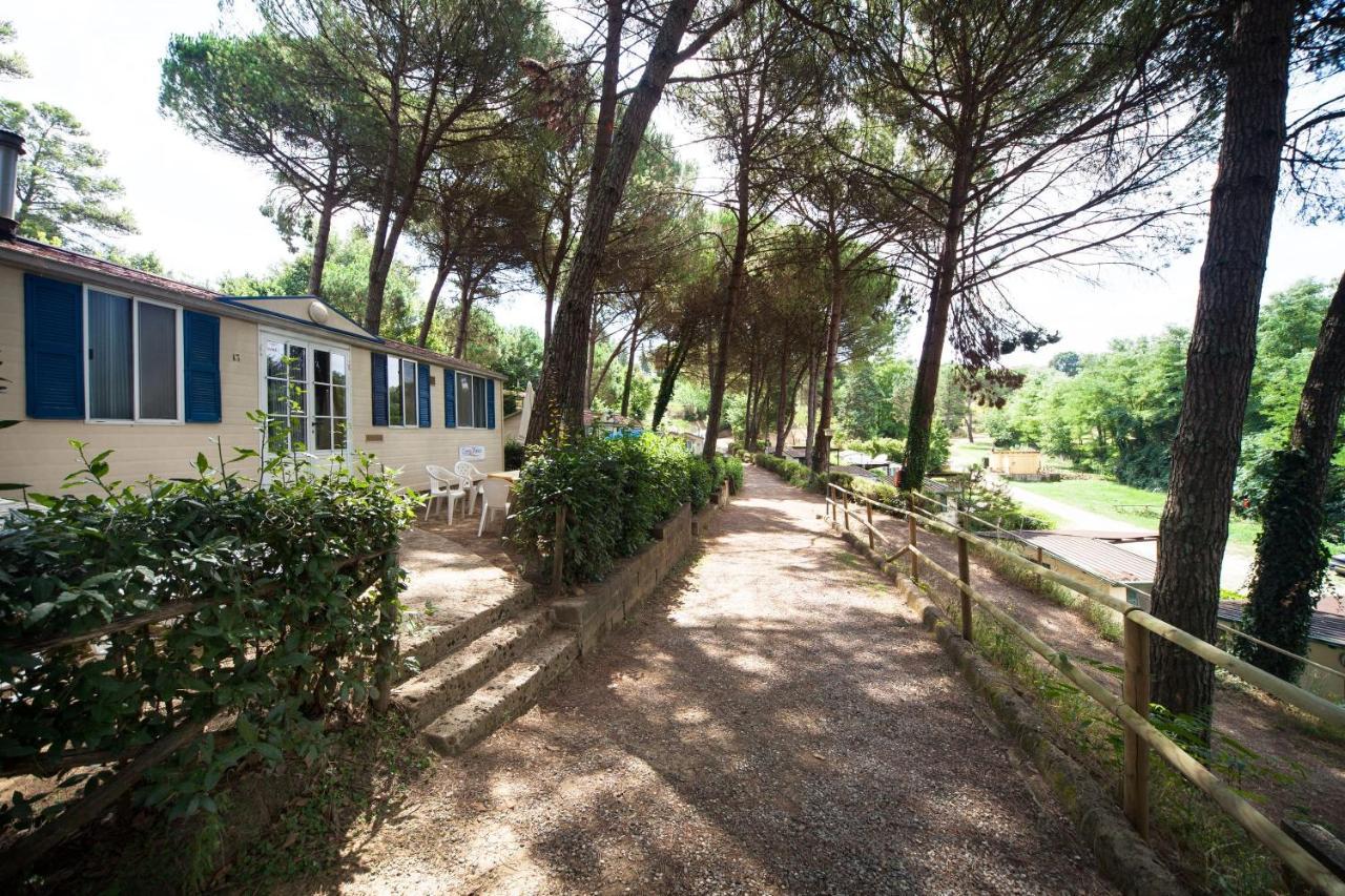 Toscana Holiday Village มนโตโปลิอินวัลดาร์โน ภายนอก รูปภาพ