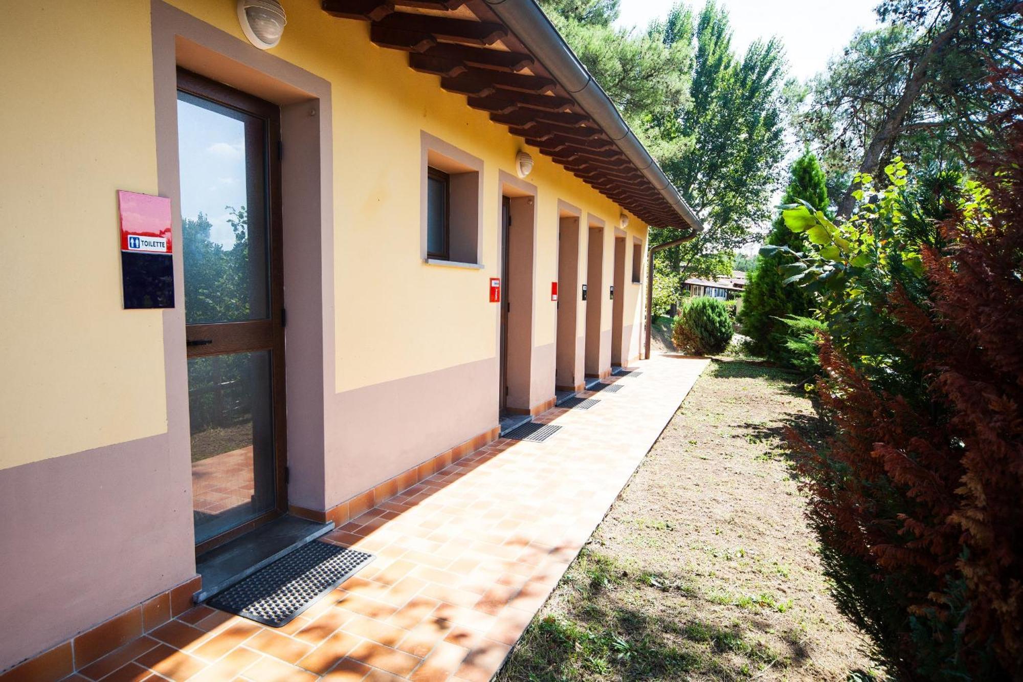 Toscana Holiday Village มนโตโปลิอินวัลดาร์โน ภายนอก รูปภาพ