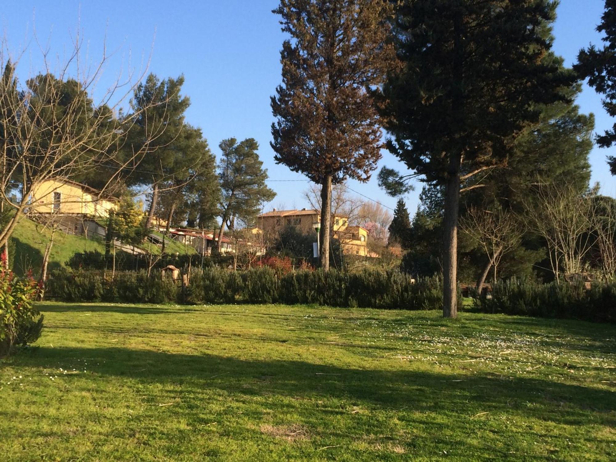 Toscana Holiday Village มนโตโปลิอินวัลดาร์โน ภายนอก รูปภาพ