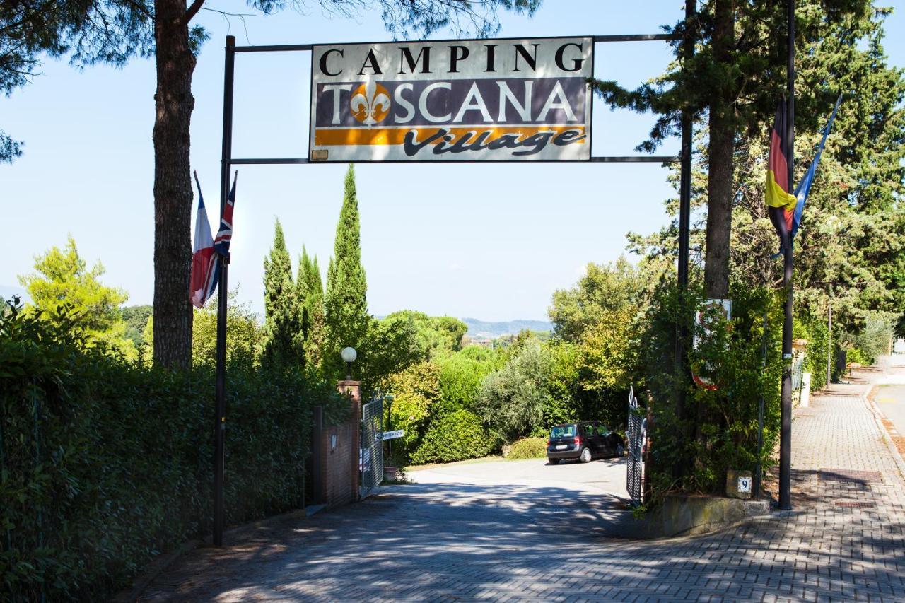 Toscana Holiday Village มนโตโปลิอินวัลดาร์โน ภายนอก รูปภาพ